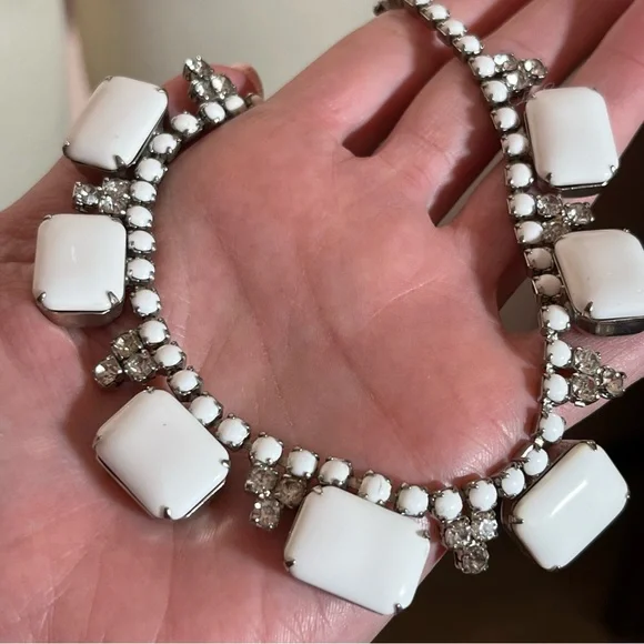 Antique 1940's Retro Art Deco White Milk Glass Emerald Cut Choker Necklace - Picture 9 of 16